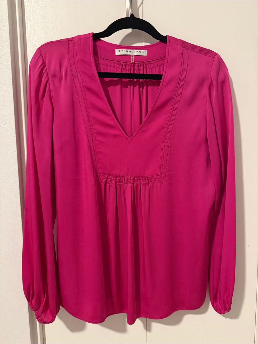 Trina Turk Bright Fuchsia V-Neck Long Sleeve Blouse Silk & Viscose